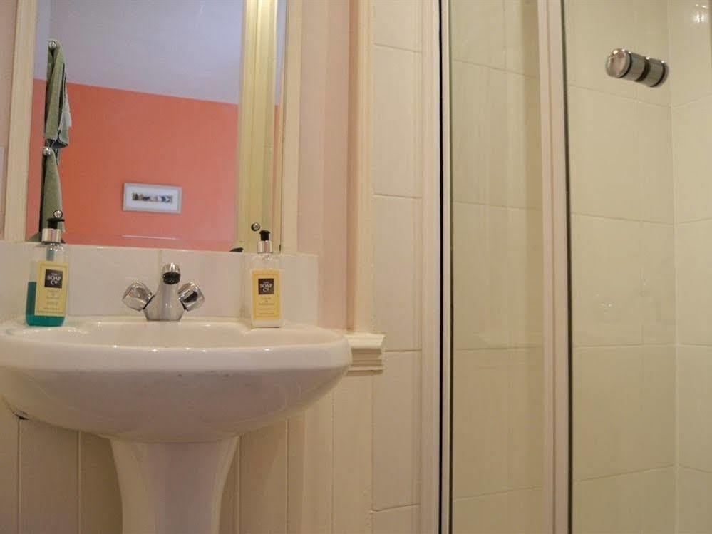 Bed and Breakfast Ashleigh House Windermere Esterno foto